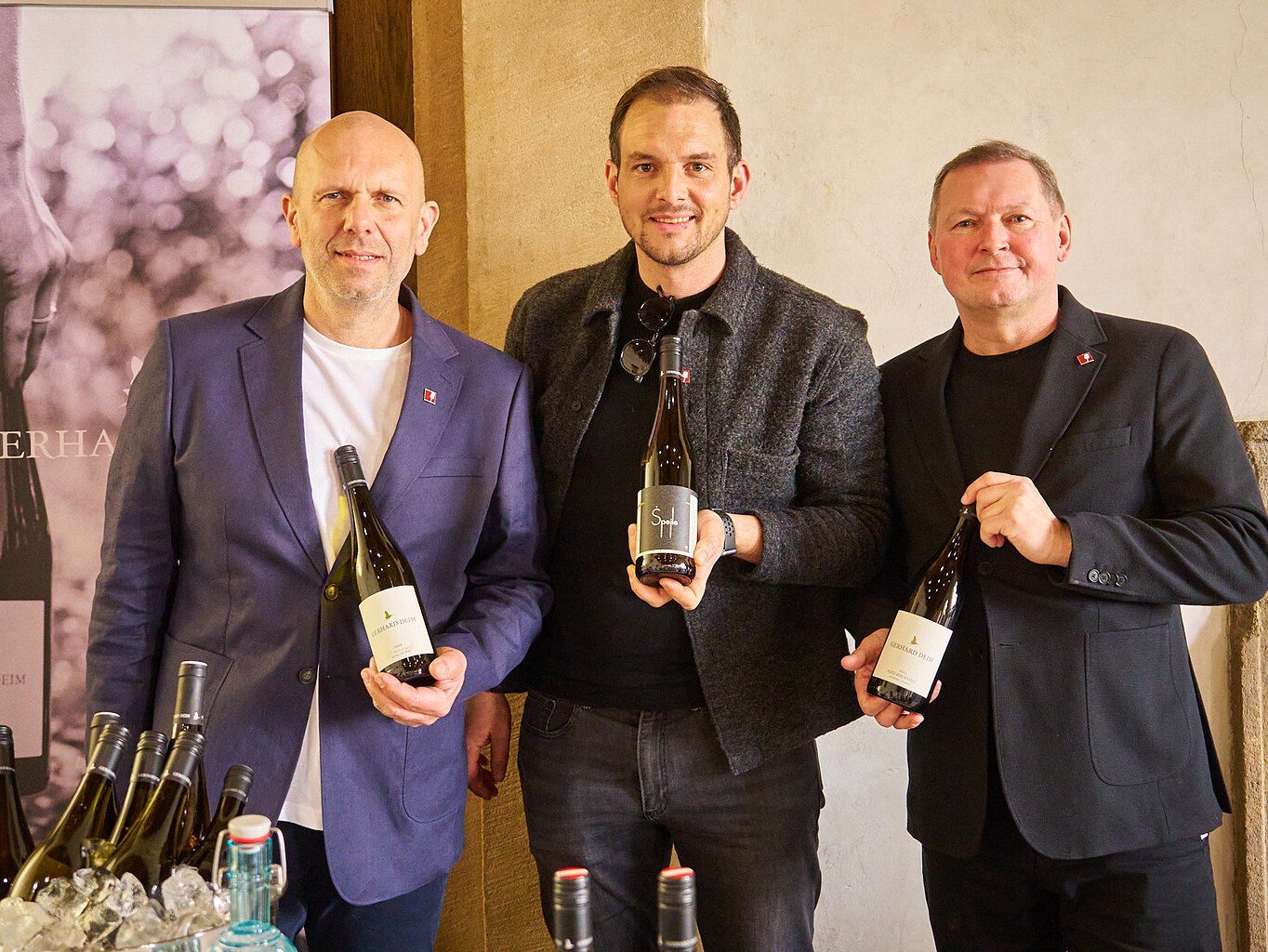 Vinař Gerhard Deim se zakladateli DER WEINSCHMECKER Janem Borošem a Petrem Zárybnickým na DERWE Weinfestu 2026 v Praze